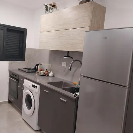 Ferienwohnung שירת דבורה בבני ברק Giv'at Shemu'el Exterior foto