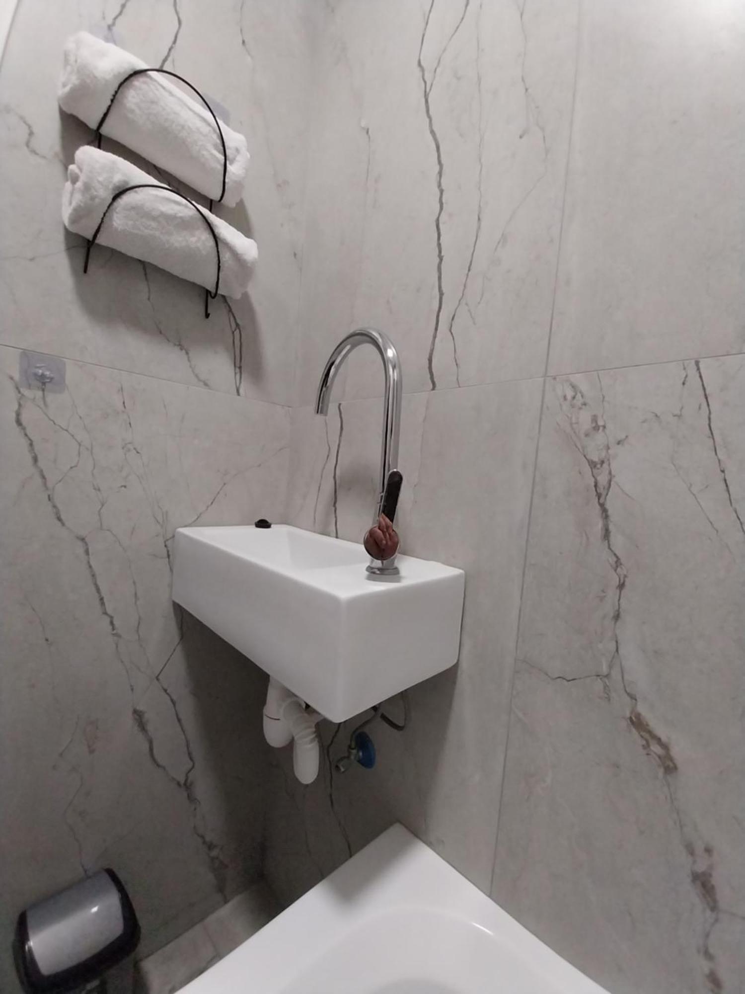 שירת דבורה בבני ברק Apartment *
